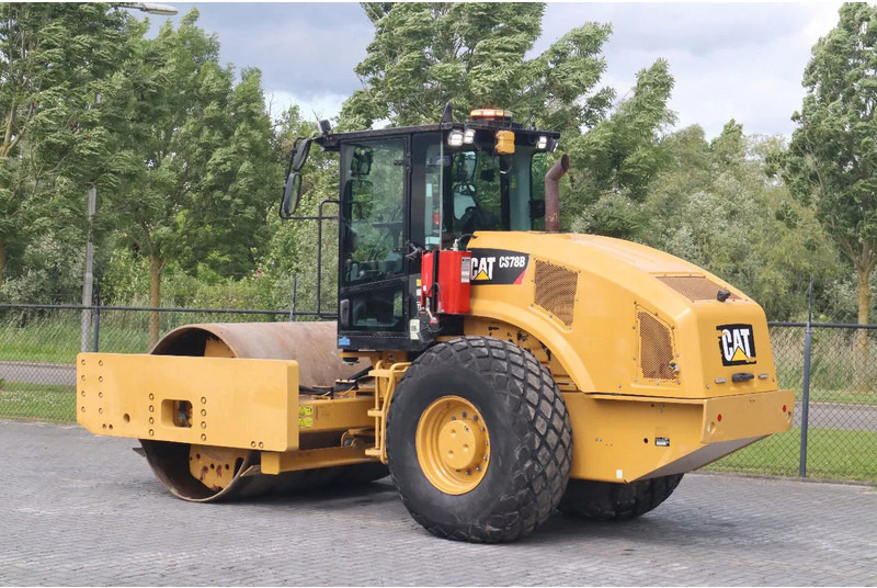 Caterpillar CS78B | TRIMBLE GPS | GOOD CONDITION - Roller: gambar 3 Caterpillar CS78B | TRIMBLE GPS | GOOD CONDITION - Roller: gambar 3