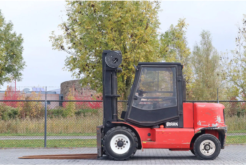 Clark CPD50S | 5 TON | DUPLEX | HYDR. FORKS - Forklift diesel: gambar 1 Clark CPD50S | 5 TON | DUPLEX | HYDR. FORKS - Forklift diesel: gambar 1