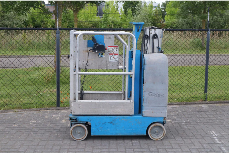Genie GR-12 | 5.45 METER | 227 KG | MULTIPLE UNITS - Platform pengangkat: gambar 1 Genie GR-12 | 5.45 METER | 227 KG | MULTIPLE UNITS - Platform pengangkat: gambar 1