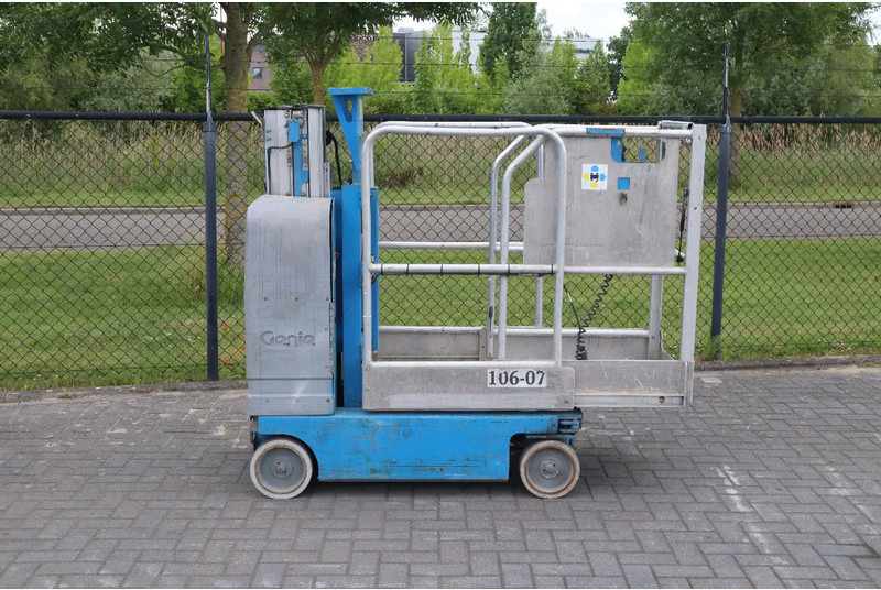 Genie GR-12 | 5.45 METER | 227 KG | MULTIPLE UNITS - Platform pengangkat: gambar 4 Genie GR-12 | 5.45 METER | 227 KG | MULTIPLE UNITS - Platform pengangkat: gambar 4