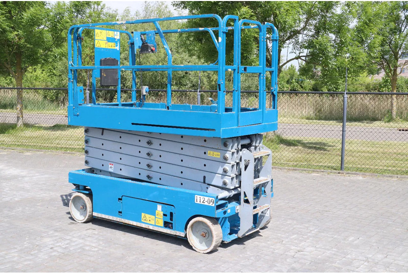 Genie GS-3246 | 12 METER | 318 KG - Scissor lifts: gambar 2 Genie GS-3246 | 12 METER | 318 KG - Scissor lifts: gambar 2