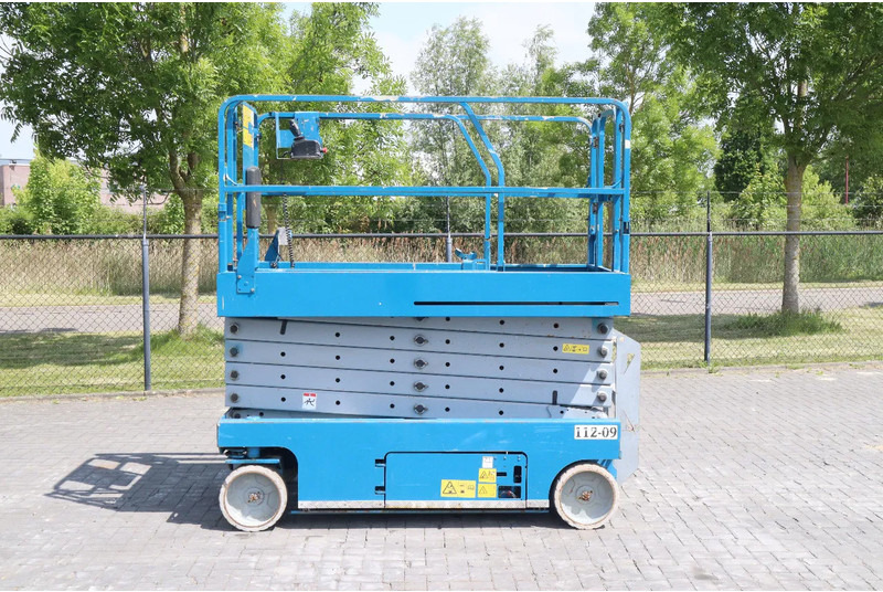 Genie GS-3246 | 12 METER | 318 KG - Scissor lifts: gambar 1 Genie GS-3246 | 12 METER | 318 KG - Scissor lifts: gambar 1