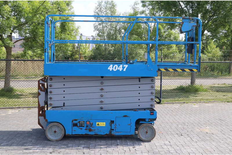 Genie GS-4047 | 14 METER | 350 KG - Scissor lifts: gambar 4 Genie GS-4047 | 14 METER | 350 KG - Scissor lifts: gambar 4