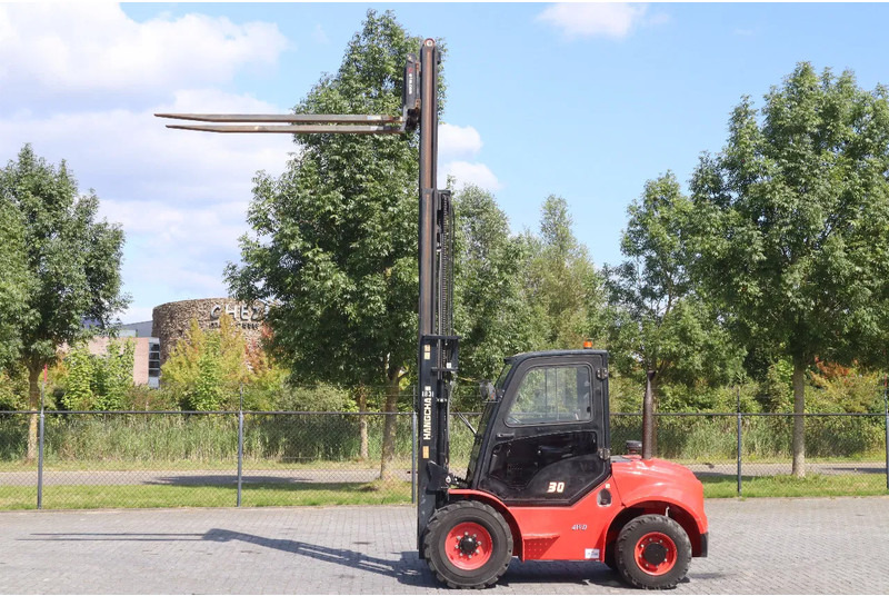 Hangcha CPCD30 - XW43C-RT4 | 4X4 | TRIPLEX | SIDESHIFT | SPREADERS - Forklift medan kasar: gambar 1 Hangcha CPCD30 - XW43C-RT4 | 4X4 | TRIPLEX | SIDESHIFT | SPREADERS - Forklift medan kasar: gambar 1