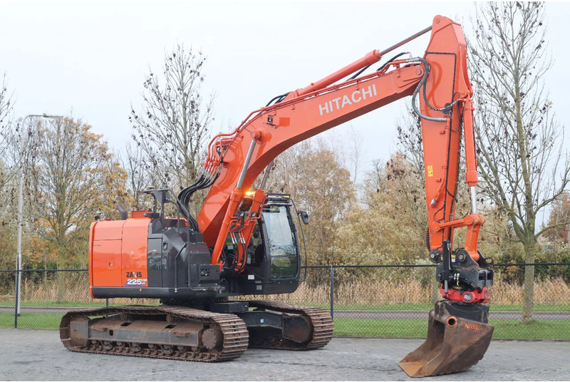 Hitachi ZX225 USRLC-6 | ROTOTILT | 3X BUCKET | TOPCON 3D MC GPS - Ekskavator perayap: gambar 5 Hitachi ZX225 USRLC-6 | ROTOTILT | 3X BUCKET | TOPCON 3D MC GPS - Ekskavator perayap: gambar 5