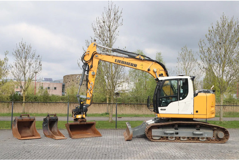 Liebherr R914 COMPACT S | ROTOTILT | 3X BUCKET | DOZERBLADE - Ekskavator perayap: gambar 1 Liebherr R914 COMPACT S | ROTOTILT | 3X BUCKET | DOZERBLADE - Ekskavator perayap: gambar 1