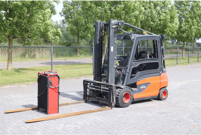 Linde E35 L-01 | DUPLEX | SIDESHIFT | POSITIONERS | LOW HOURS - Forklift listrik: gambar 2 Linde E35 L-01 | DUPLEX | SIDESHIFT | POSITIONERS | LOW HOURS - Forklift listrik: gambar 2