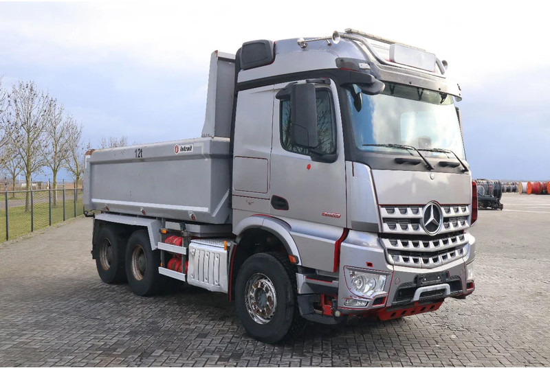 Mercedes-Benz Arocs 2658 2858 | 6X4 EURO 6 BIG AXLES | RETARDER | ENGINE PROBLEM - Truk jungkit: gambar 3 Mercedes-Benz Arocs 2658 2858 | 6X4 EURO 6 BIG AXLES | RETARDER | ENGINE PROBLEM - Truk jungkit: gambar 3