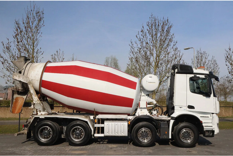 Mercedes-Benz Arocs 3251 | 8X4 | INTERMIX 10M3 | BIG AXLES | EURO 6 - Truk pengaduk beton: gambar 4 Mercedes-Benz Arocs 3251 | 8X4 | INTERMIX 10M3 | BIG AXLES | EURO 6 - Truk pengaduk beton: gambar 4