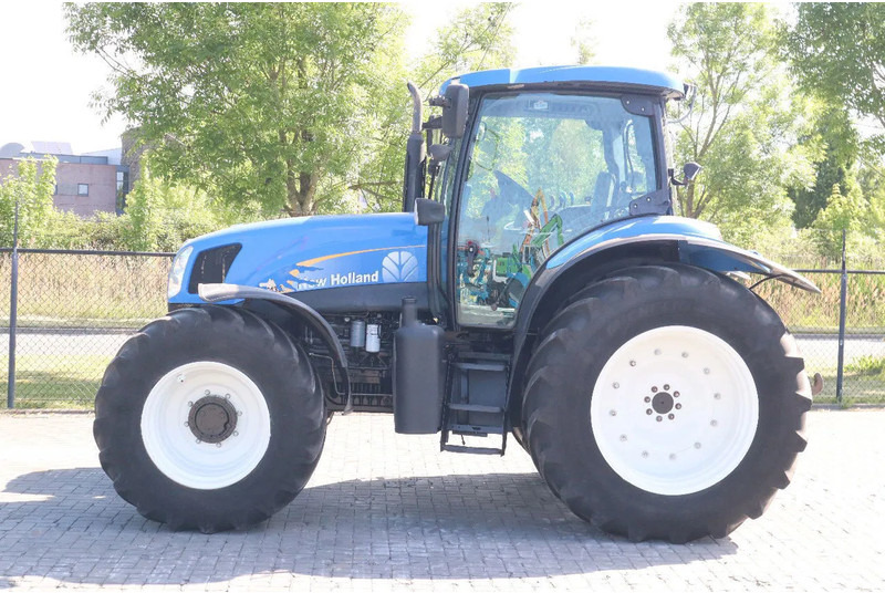 New Holland TS135A | 40 KM/H | 4X4 | SUPERSTEER - Traktor: gambar 2 New Holland TS135A | 40 KM/H | 4X4 | SUPERSTEER - Traktor: gambar 2