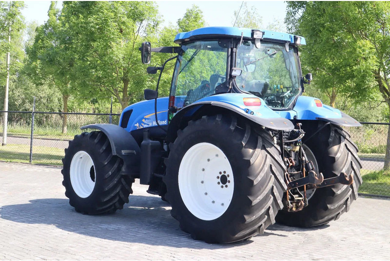 New Holland TS135A | 40 KM/H | 4X4 | SUPERSTEER - Traktor: gambar 3 New Holland TS135A | 40 KM/H | 4X4 | SUPERSTEER - Traktor: gambar 3