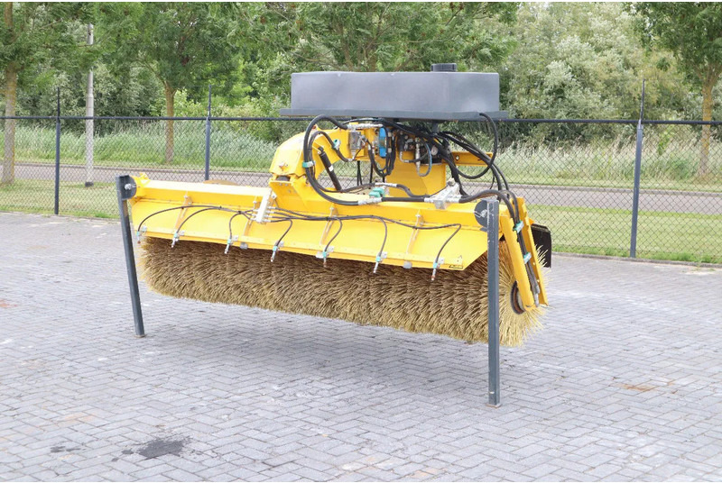 STARK RSW 3000 S | SWEEPER | BRUSH | KEHRMASCHINE | WATER SPRAY - Sapu: gambar 1 STARK RSW 3000 S | SWEEPER | BRUSH | KEHRMASCHINE | WATER SPRAY - Sapu: gambar 1