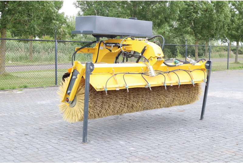STARK RSW 3000 S | SWEEPER | BRUSH | KEHRMASCHINE | WATER SPRAY - Sapu: gambar 3 STARK RSW 3000 S | SWEEPER | BRUSH | KEHRMASCHINE | WATER SPRAY - Sapu: gambar 3