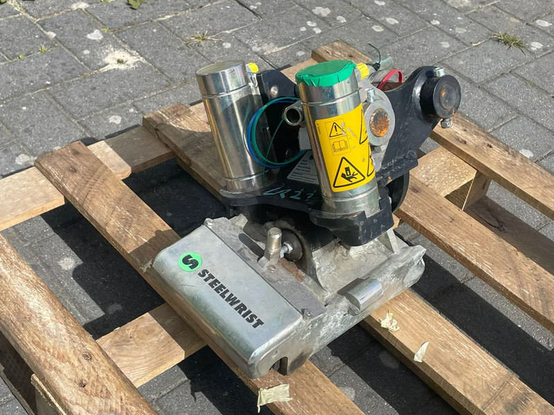 STEELWRIST TMX S30 -180HA | TILT QUICKCOUPLER | TILTING COUPLER | NEW - Tiltrotator untuk Peralatan konstruksi: gambar 3 STEELWRIST TMX S30 -180HA | TILT QUICKCOUPLER | TILTING COUPLER | NEW - Tiltrotator untuk Peralatan konstruksi: gambar 3