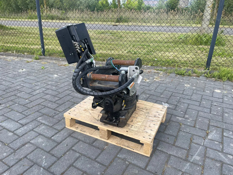 STEELWRIST X06 S40 | TILT ROTATOR | VLS | FPL | RF | NEW / UNUSED - Tiltrotator untuk Peralatan konstruksi: gambar 1 STEELWRIST X06 S40 | TILT ROTATOR | VLS | FPL | RF | NEW / UNUSED - Tiltrotator untuk Peralatan konstruksi: gambar 1