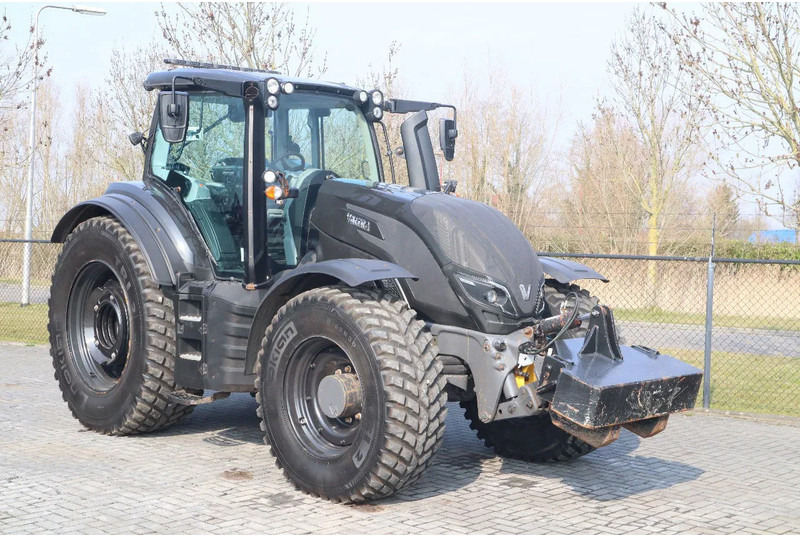 Valtra T234 D UNLIMITED | FRONT PTO | 53 KM/H | FULL OPTION - Traktor: gambar 5 Valtra T234 D UNLIMITED | FRONT PTO | 53 KM/H | FULL OPTION - Traktor: gambar 5