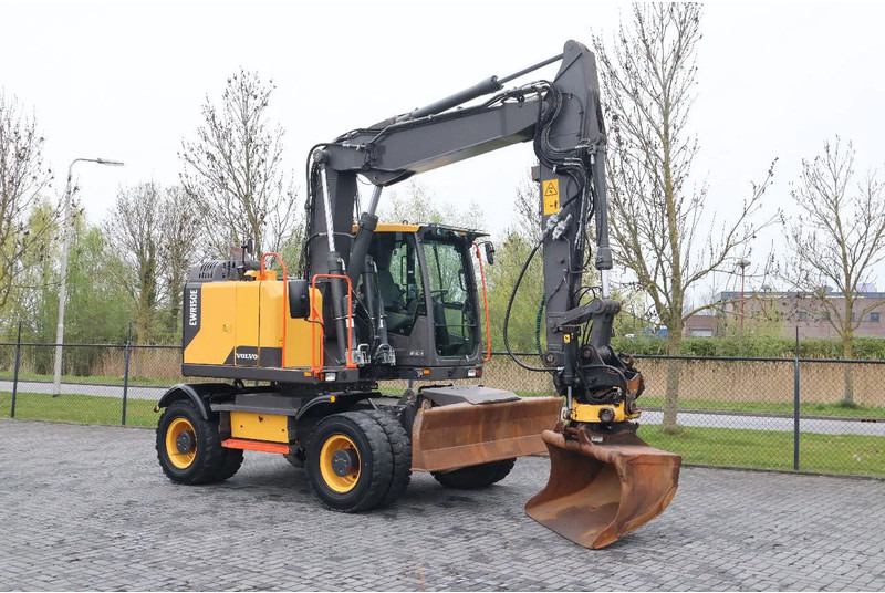 Volvo EWR 150 E | ROTOTILT | BUCKET | TRAILER HYDR - Ekskavator roda: gambar 5 Volvo EWR 150 E | ROTOTILT | BUCKET | TRAILER HYDR - Ekskavator roda: gambar 5