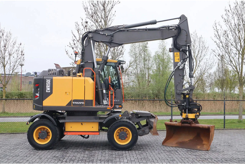 Volvo EWR 150 E | ROTOTILT | BUCKET | TRAILER HYDR - Ekskavator roda: gambar 4 Volvo EWR 150 E | ROTOTILT | BUCKET | TRAILER HYDR - Ekskavator roda: gambar 4