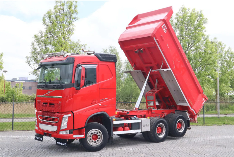 Volvo FH 540 | 6X4 | TANDEMLIFT | BIG AXLES | RETARDER | EURO 6 - Truk jungkit: gambar 1 Volvo FH 540 | 6X4 | TANDEMLIFT | BIG AXLES | RETARDER | EURO 6 - Truk jungkit: gambar 1