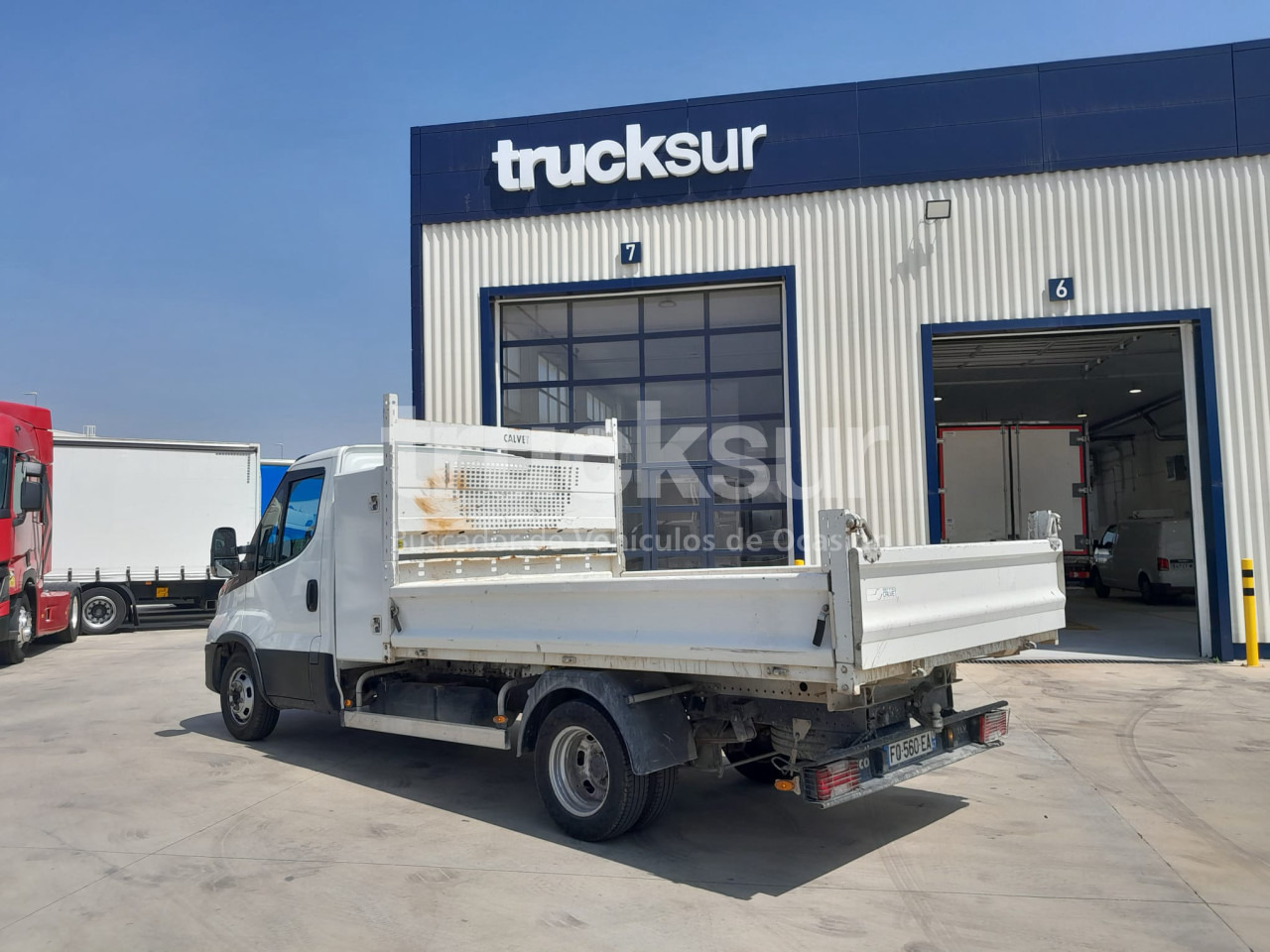 IVECO 35C14 - Trailer jungkit: gambar 4 IVECO 35C14 - Trailer jungkit: gambar 4