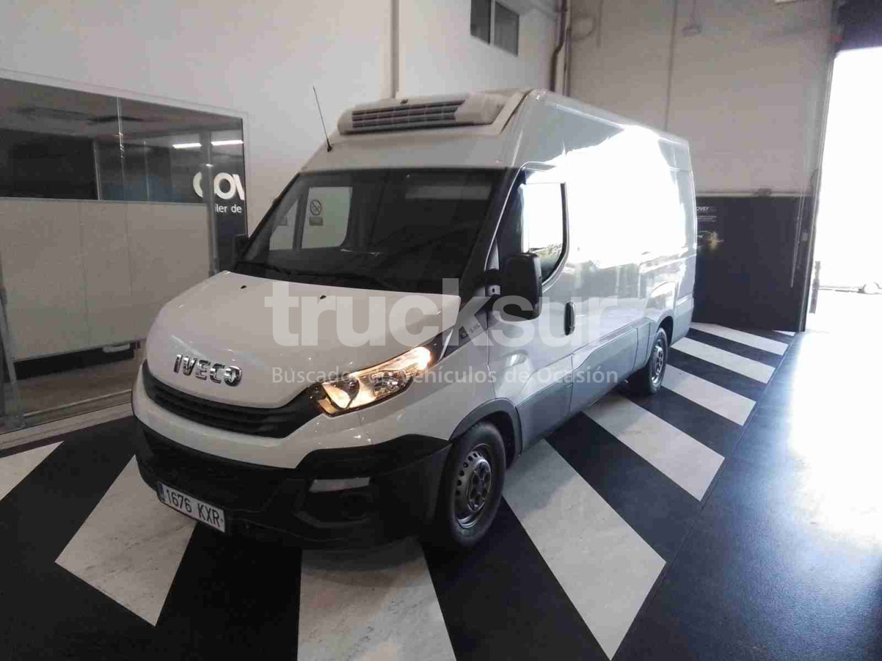 IVECO 35S14 FRC-X - Van box: gambar 2 IVECO 35S14 FRC-X - Van box: gambar 2