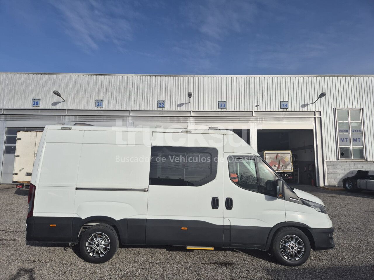 IVECO 35S16 CAMPER - Van box: gambar 2 IVECO 35S16 CAMPER - Van box: gambar 2