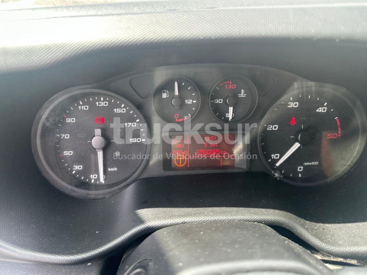 IVECO 72C15 GV P/E - Truk box: gambar 5 IVECO 72C15 GV P/E - Truk box: gambar 5