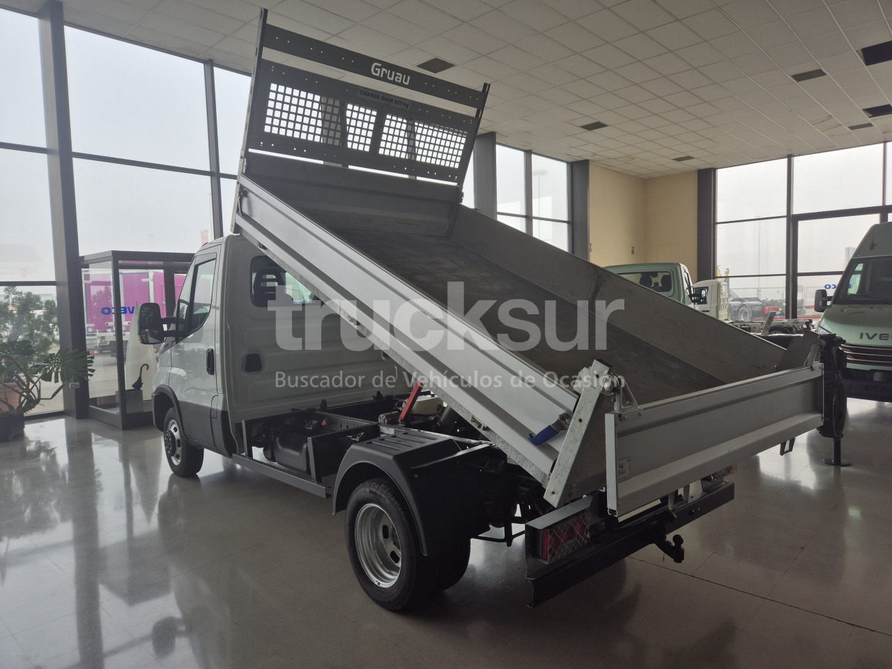 IVECO DAILY 35C14H - Van jungkit: gambar 5 IVECO DAILY 35C14H - Van jungkit: gambar 5