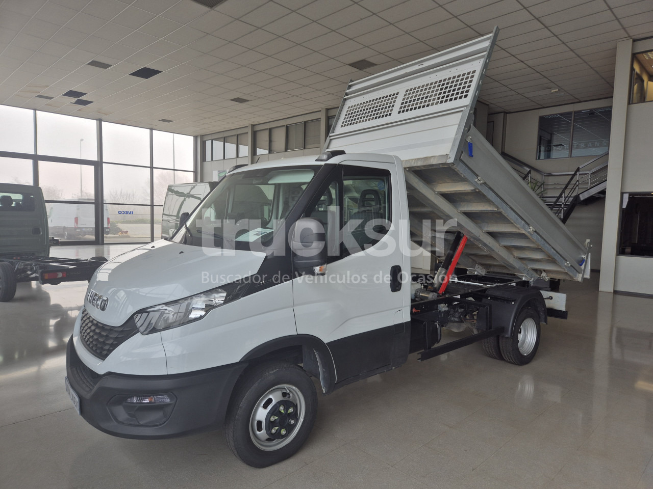 IVECO DAILY 35C14H - Van jungkit: gambar 1 IVECO DAILY 35C14H - Van jungkit: gambar 1