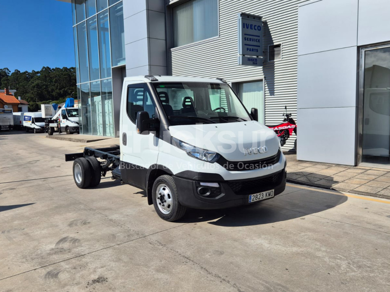 IVECO DAILY 35C15 - Truk sasis: gambar 2 IVECO DAILY 35C15 - Truk sasis: gambar 2