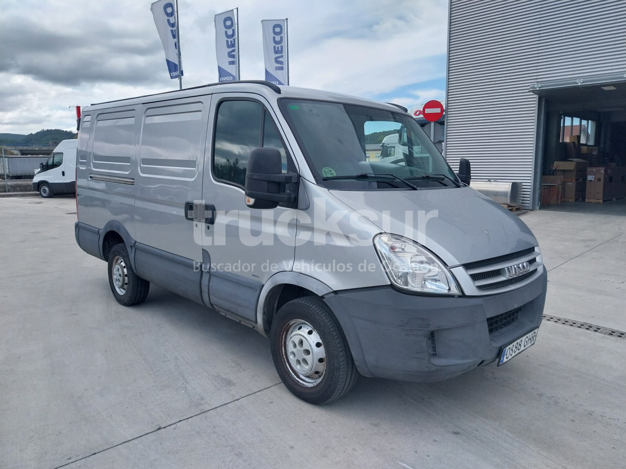 IVECO DAILY 35S12 7M3 - Van box: gambar 2 IVECO DAILY 35S12 7M3 - Van box: gambar 2