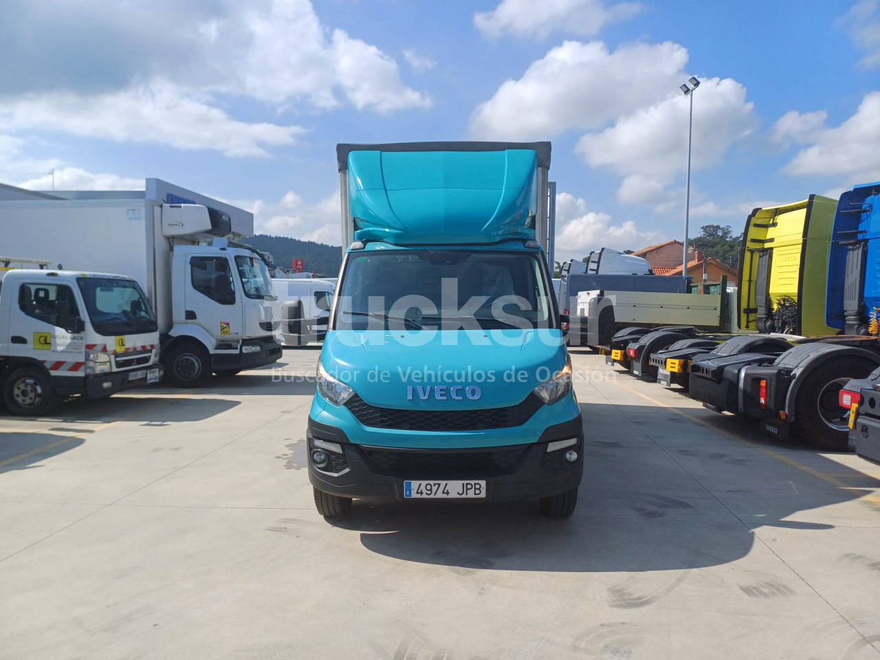 IVECO DAILY 70C21 - Truk dengan terpal samping: gambar 2 IVECO DAILY 70C21 - Truk dengan terpal samping: gambar 2