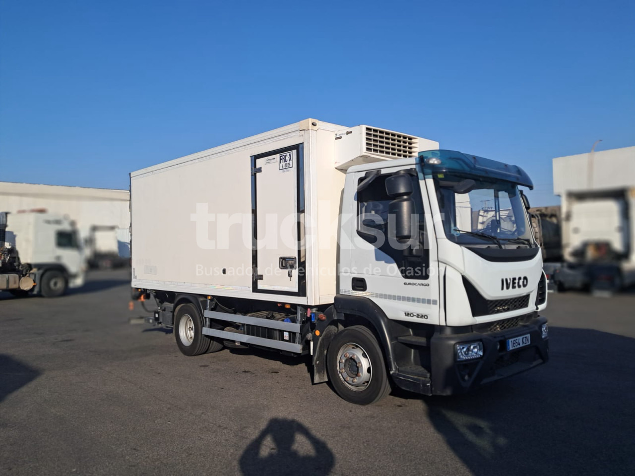 IVECO ML10E22 FRC-X - Truk box: gambar 2 IVECO ML10E22 FRC-X - Truk box: gambar 2