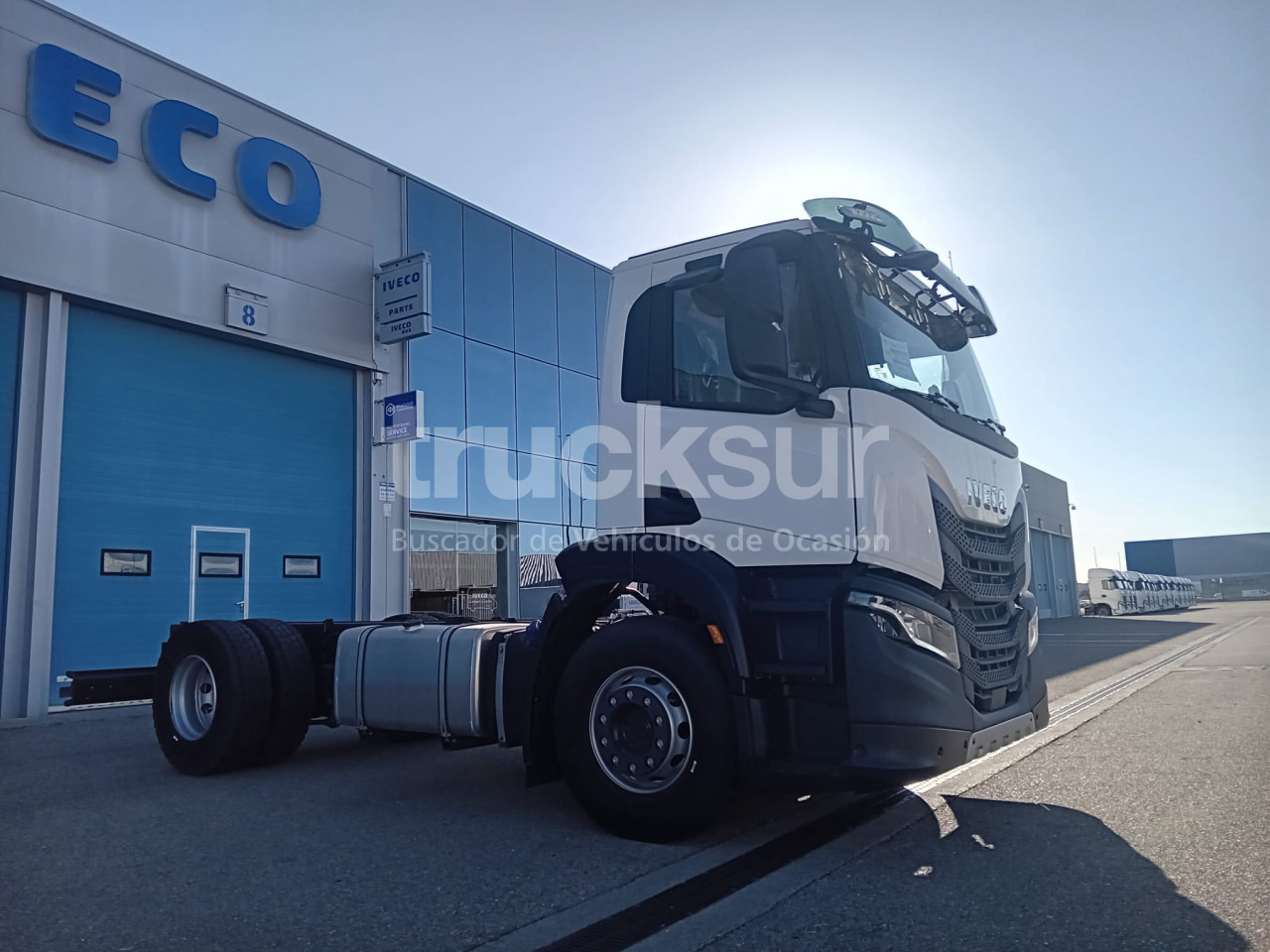 IVECO X-WAY 420 - Truk sasis: gambar 2 IVECO X-WAY 420 - Truk sasis: gambar 2