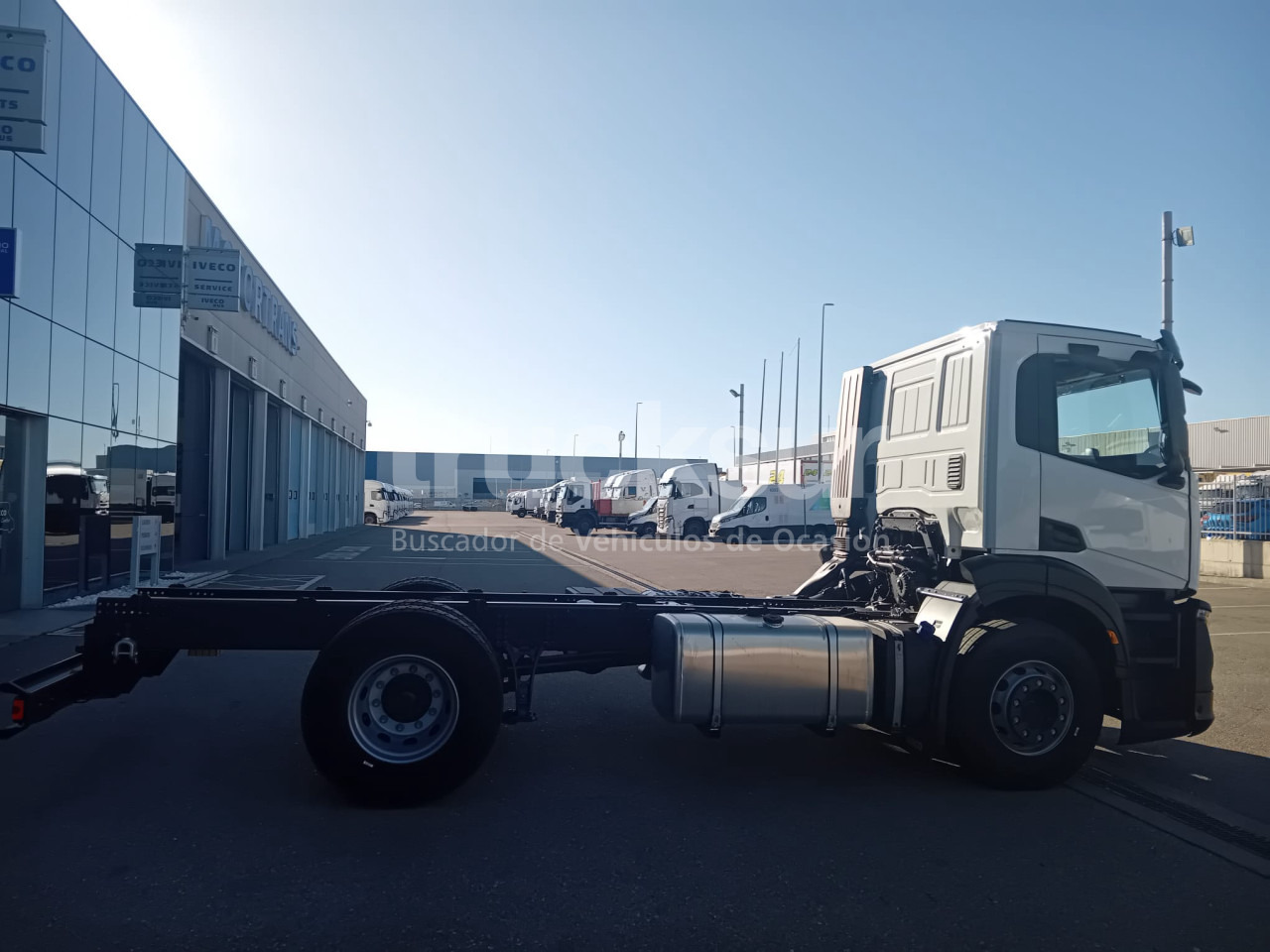 IVECO X-WAY 420 - Truk sasis: gambar 4 IVECO X-WAY 420 - Truk sasis: gambar 4