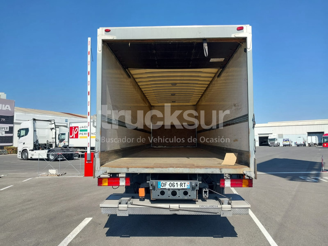 MERCEDES AXOR 2529 ejes 6x2*4 - Truk box: gambar 5 MERCEDES AXOR 2529 ejes 6x2*4 - Truk box: gambar 5