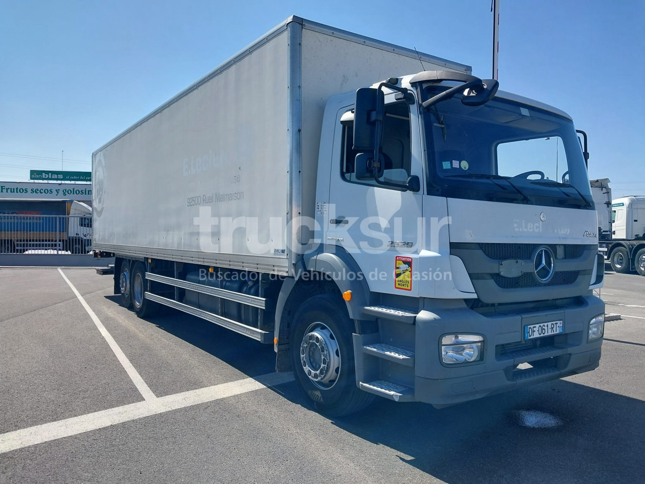 MERCEDES AXOR 2529 ejes 6x2*4 - Truk box: gambar 2 MERCEDES AXOR 2529 ejes 6x2*4 - Truk box: gambar 2