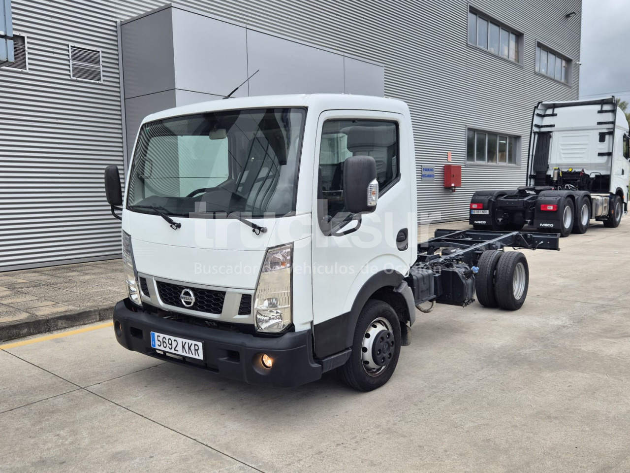 NISSAN NT 400 - Truk sasis: gambar 1 NISSAN NT 400 - Truk sasis: gambar 1