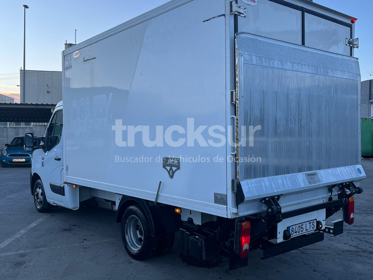 RENAULT 165.35 FRC-X P/E - Van box: gambar 4 RENAULT 165.35 FRC-X P/E - Van box: gambar 4