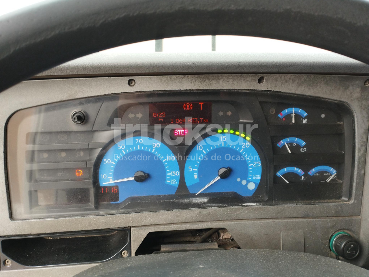 Truk dengan terpal samping RENAULT 270 16C: gambar 8 Truk dengan terpal samping RENAULT 270 16C: gambar 8