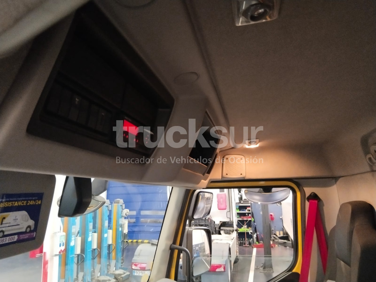 Truk box RENAULT D280.18: gambar 30 Truk box RENAULT D280.18: gambar 30