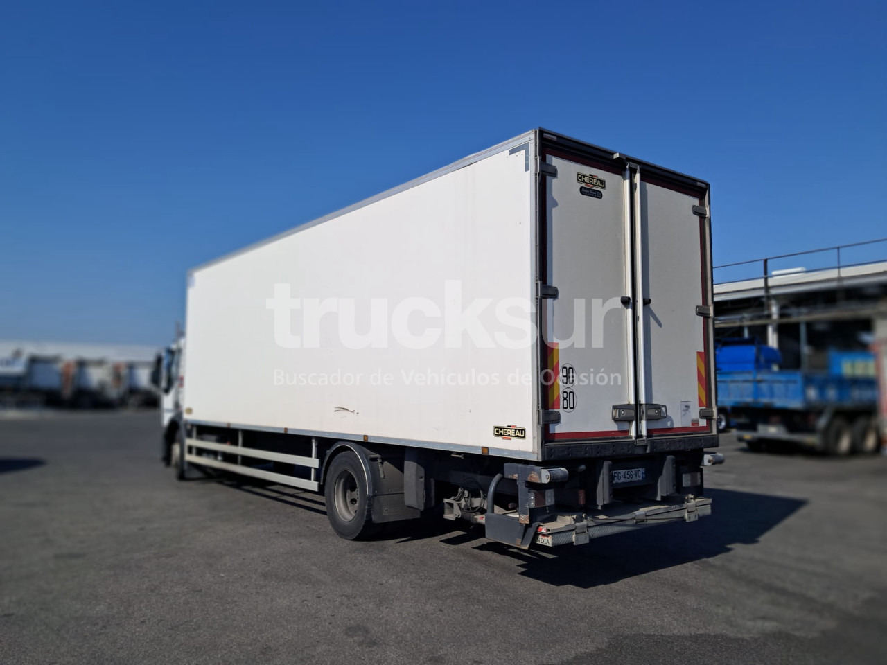 RENAULT D320.18 - Truk berpendingin: gambar 4 RENAULT D320.18 - Truk berpendingin: gambar 4