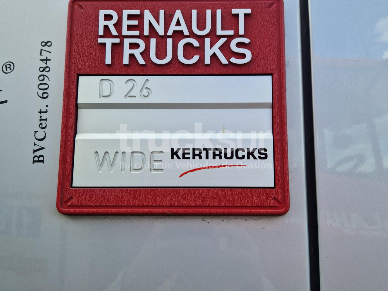 RENAULT D320.26 - Truk dengan terpal samping: gambar 3 RENAULT D320.26 - Truk dengan terpal samping: gambar 3