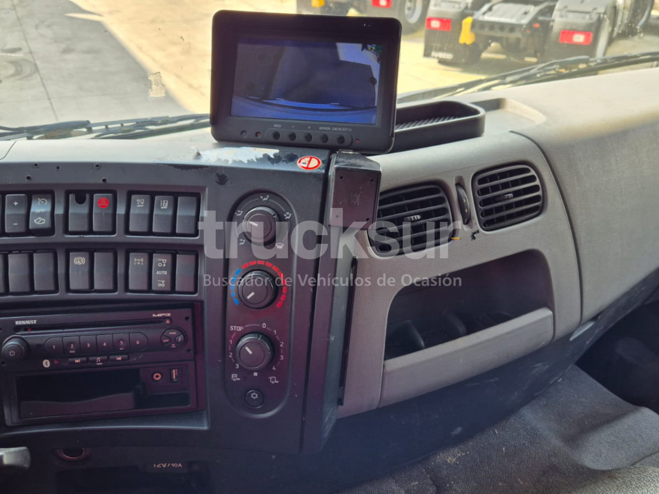 RENAULT D320.26 - Truk dengan terpal samping: gambar 1 RENAULT D320.26 - Truk dengan terpal samping: gambar 1
