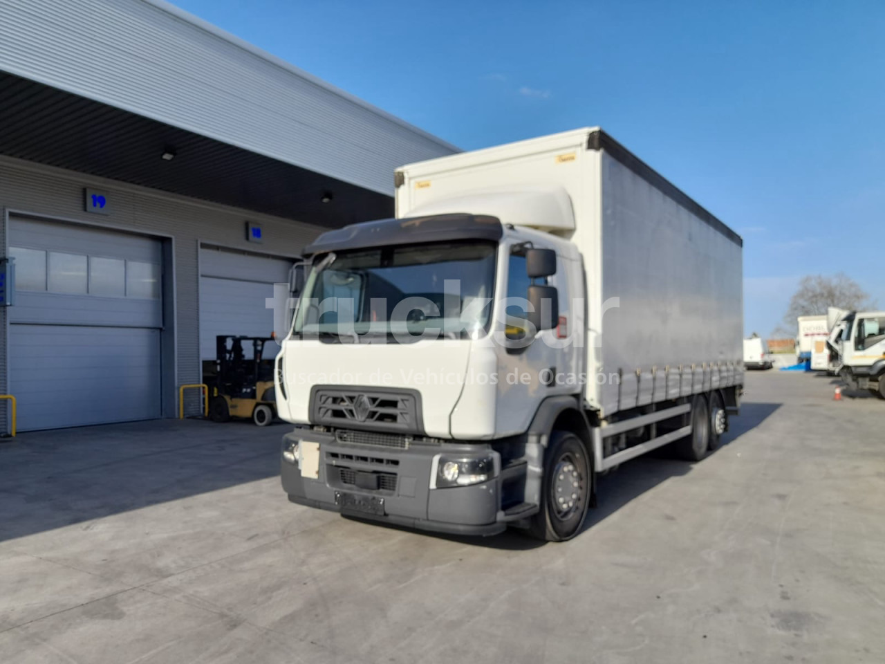 RENAULT D320.26 ejes 6x2*4 - Truk dengan terpal samping: gambar 1 RENAULT D320.26 ejes 6x2*4 - Truk dengan terpal samping: gambar 1