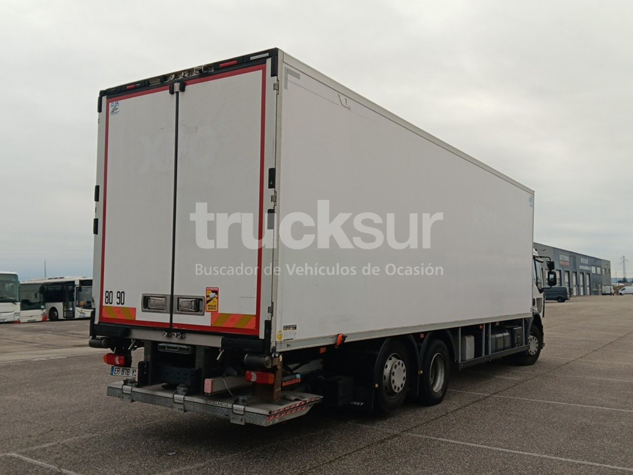 RENAULT D320 ejes 6x2*4 - Truk berpendingin: gambar 5 RENAULT D320 ejes 6x2*4 - Truk berpendingin: gambar 5