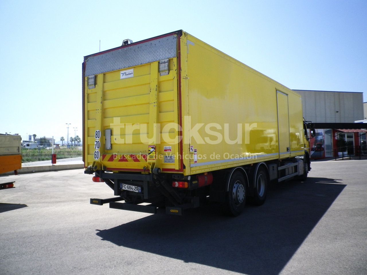 RENAULT D380.26  6X2*4 ejes 6x2*4 - Truk box: gambar 4 RENAULT D380.26  6X2*4 ejes 6x2*4 - Truk box: gambar 4