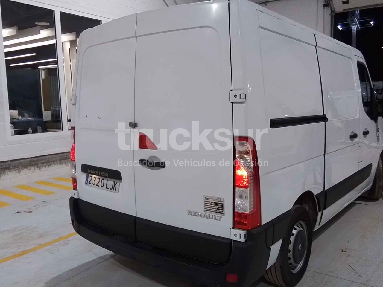RENAULT MASTER 125.35 - Van berpendingin: gambar 2 RENAULT MASTER 125.35 - Van berpendingin: gambar 2
