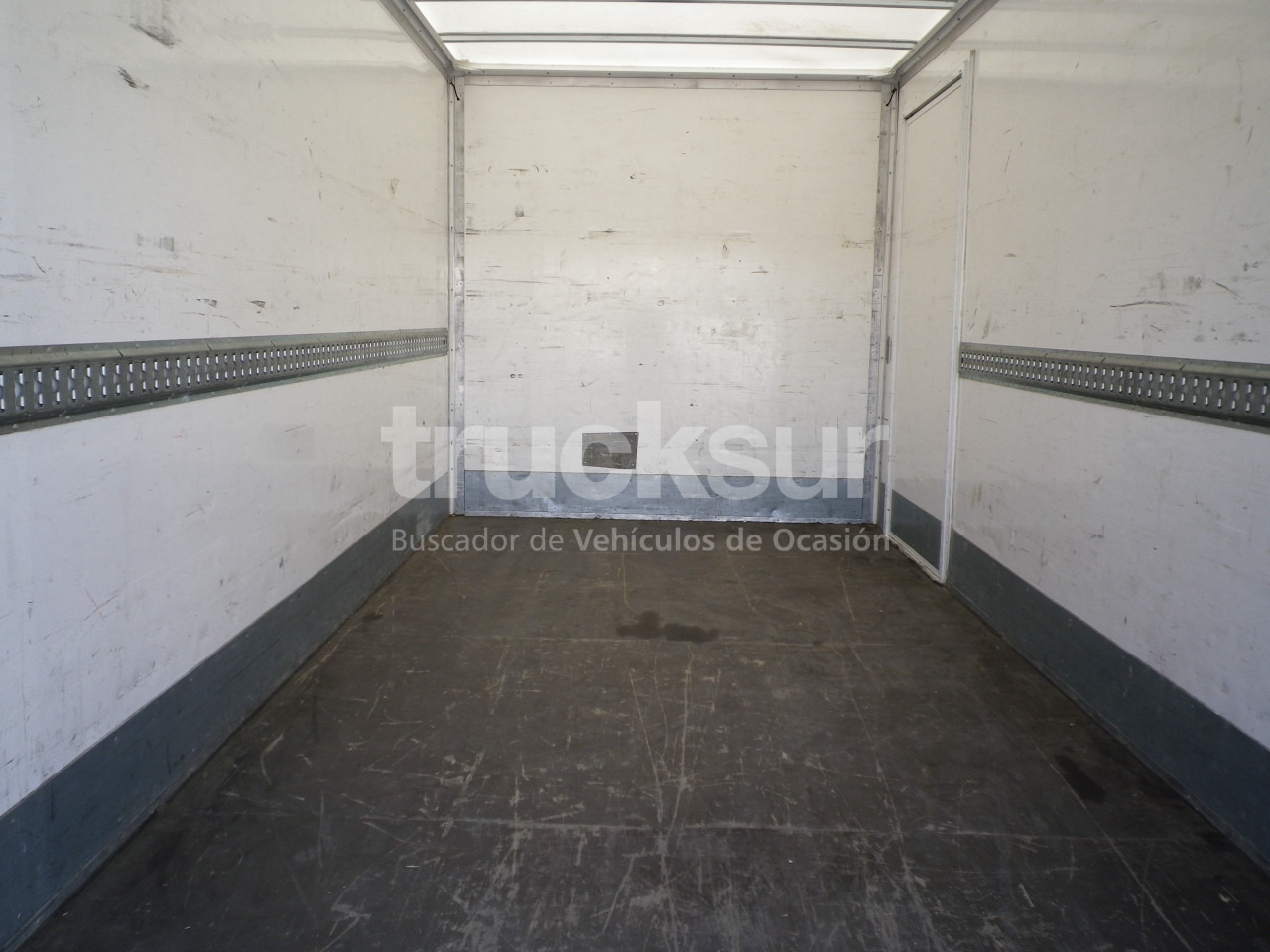 Van box RENAULT MASTER 165.35 GV: gambar 9 Van box RENAULT MASTER 165.35 GV: gambar 9