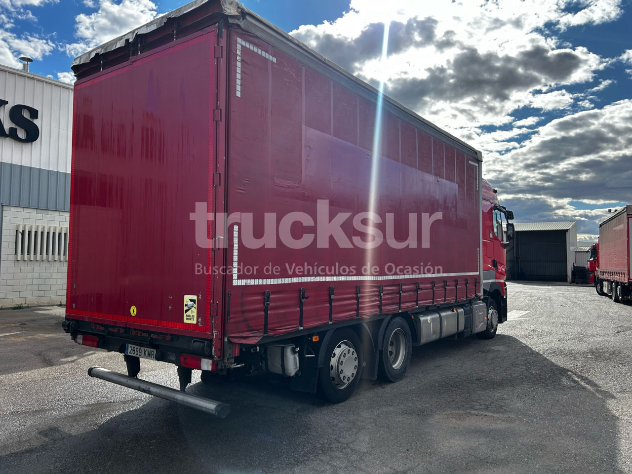 RENAULT T480 HIGH SLEEPER CAB 6X2*4 ejes 6x2*4 - Truk dengan terpal samping: gambar 3 RENAULT T480 HIGH SLEEPER CAB 6X2*4 ejes 6x2*4 - Truk dengan terpal samping: gambar 3
